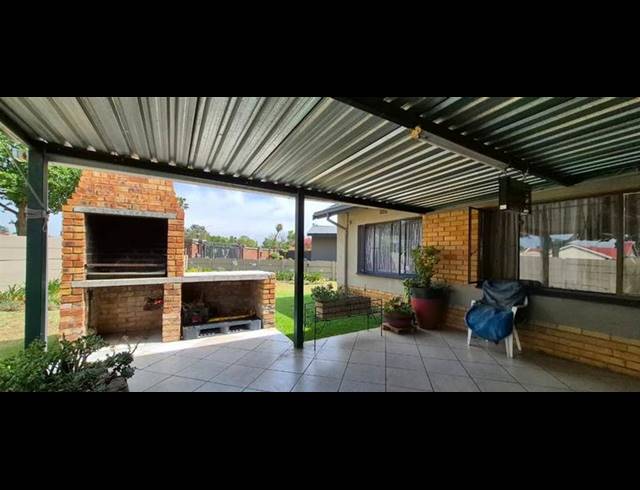 3 BEDROOM HOUSE FOR SALE IN VAN DYK PARK